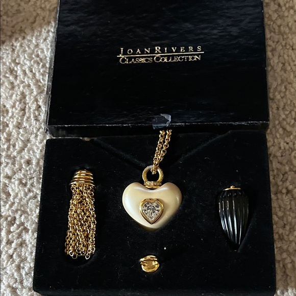 Joan Rivers Jewelry - Joan Rivers Gold interchangeable necklace
